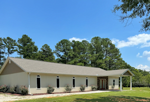 ashland-sabbath-chapel-front-of-church